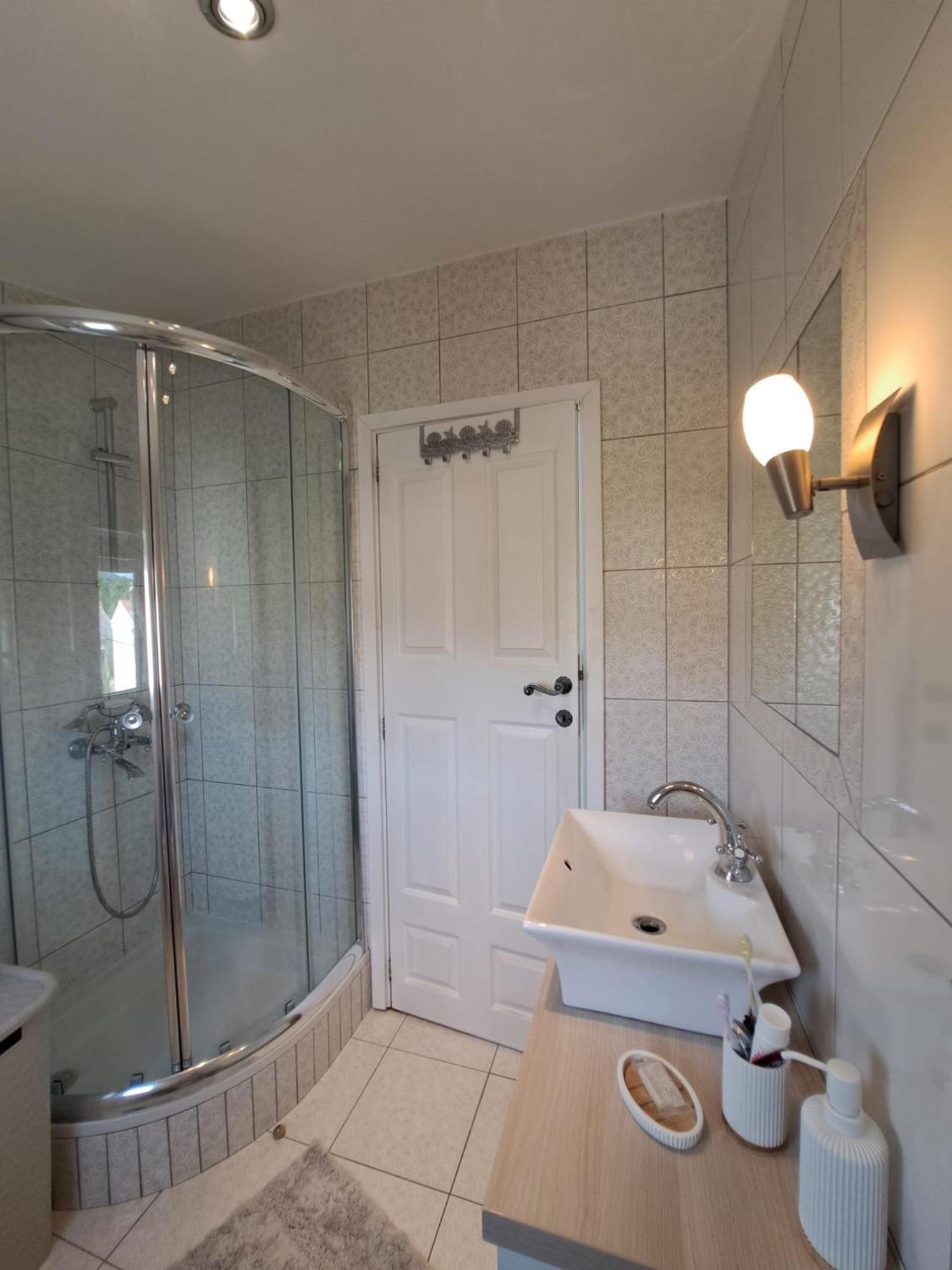 Apartman Lucia Posedarje Exterior foto